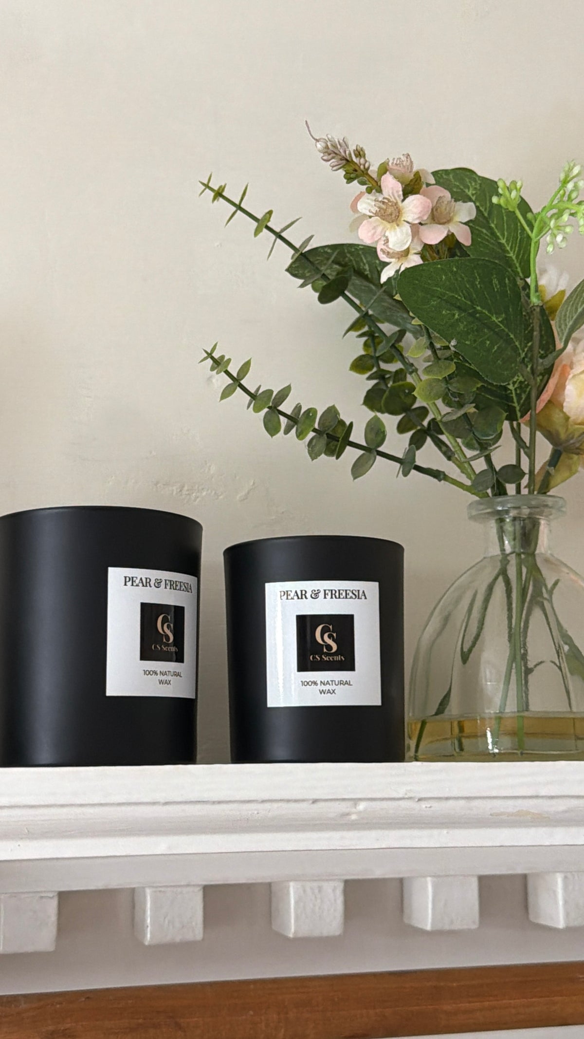 220g Pear & Freesia Candle