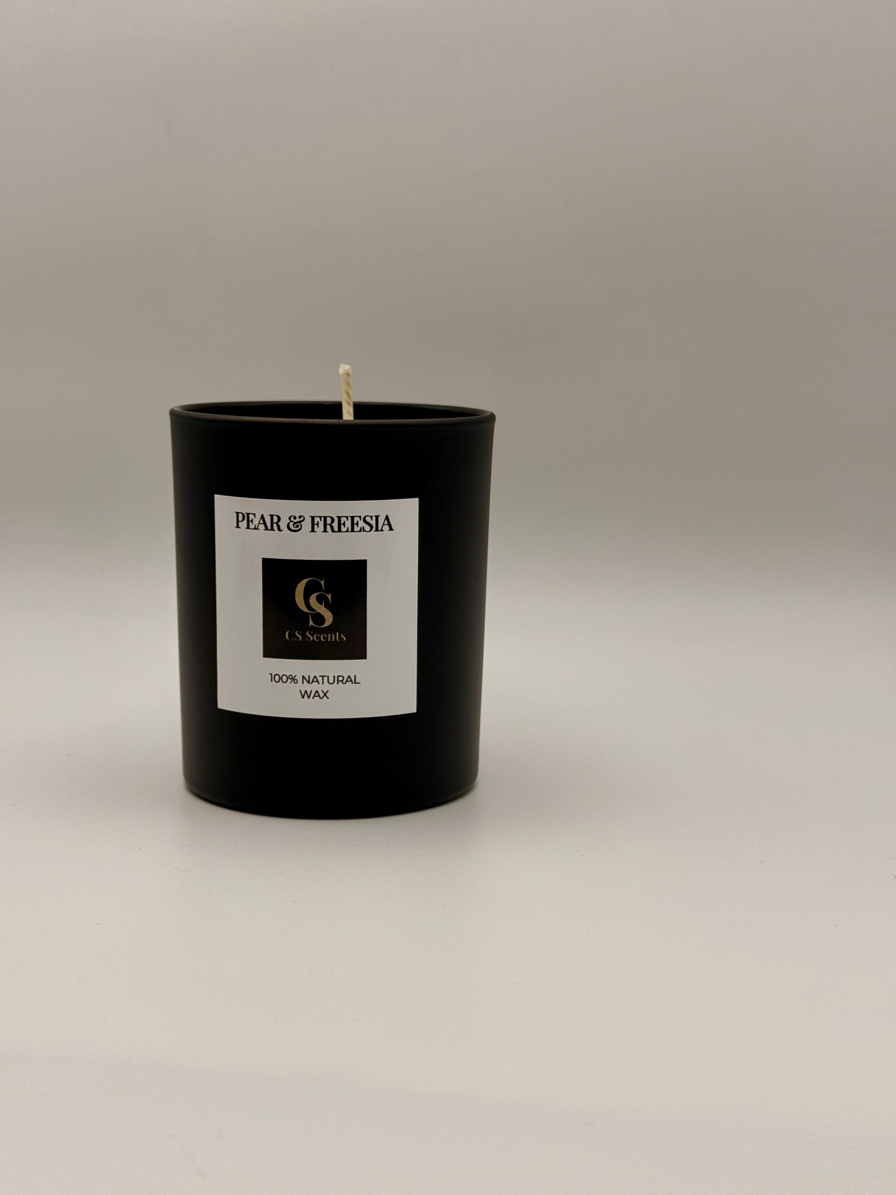 165g Pear & Freesia Candle